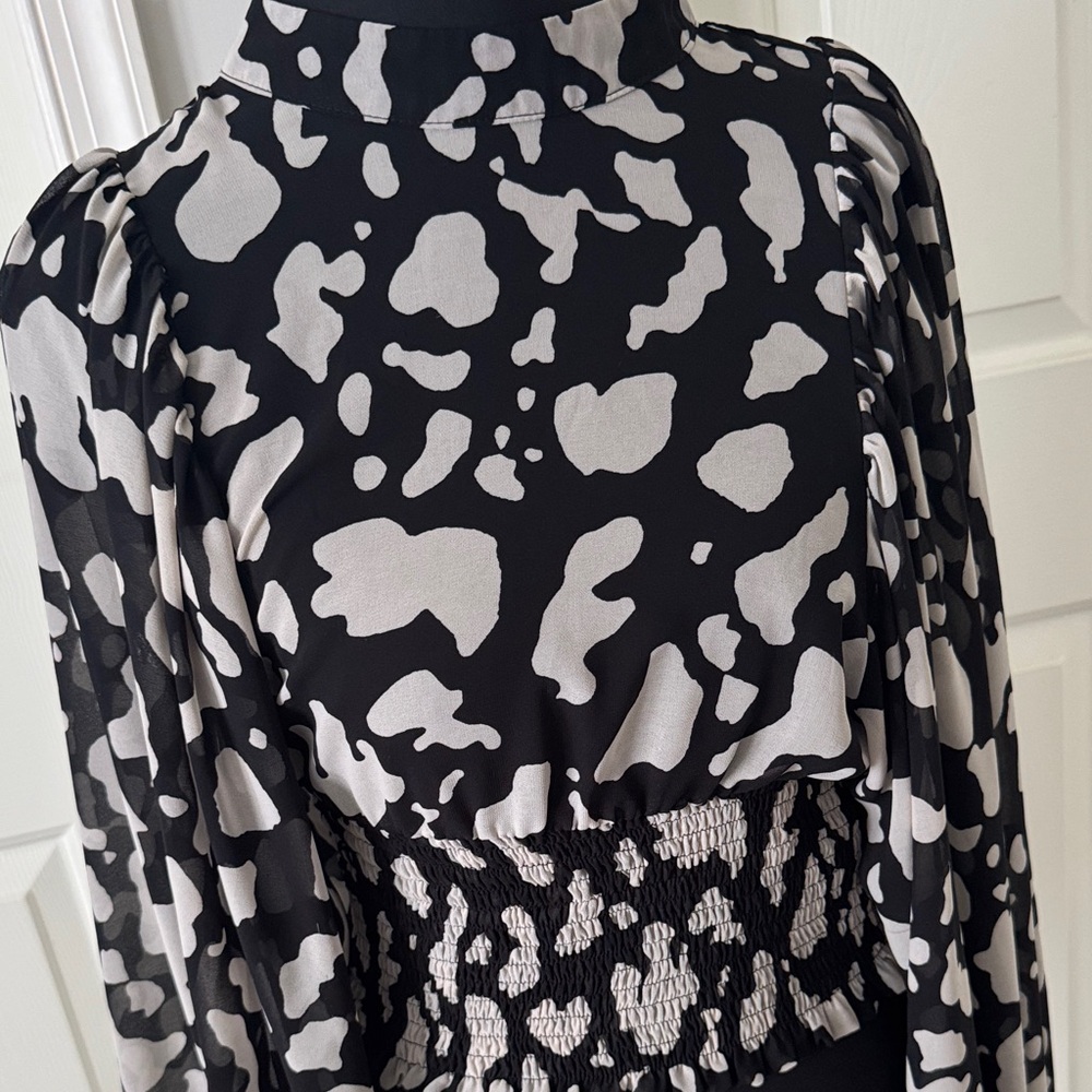 SHEIN Black and White Patterned Blouse - Picture 2 of 6